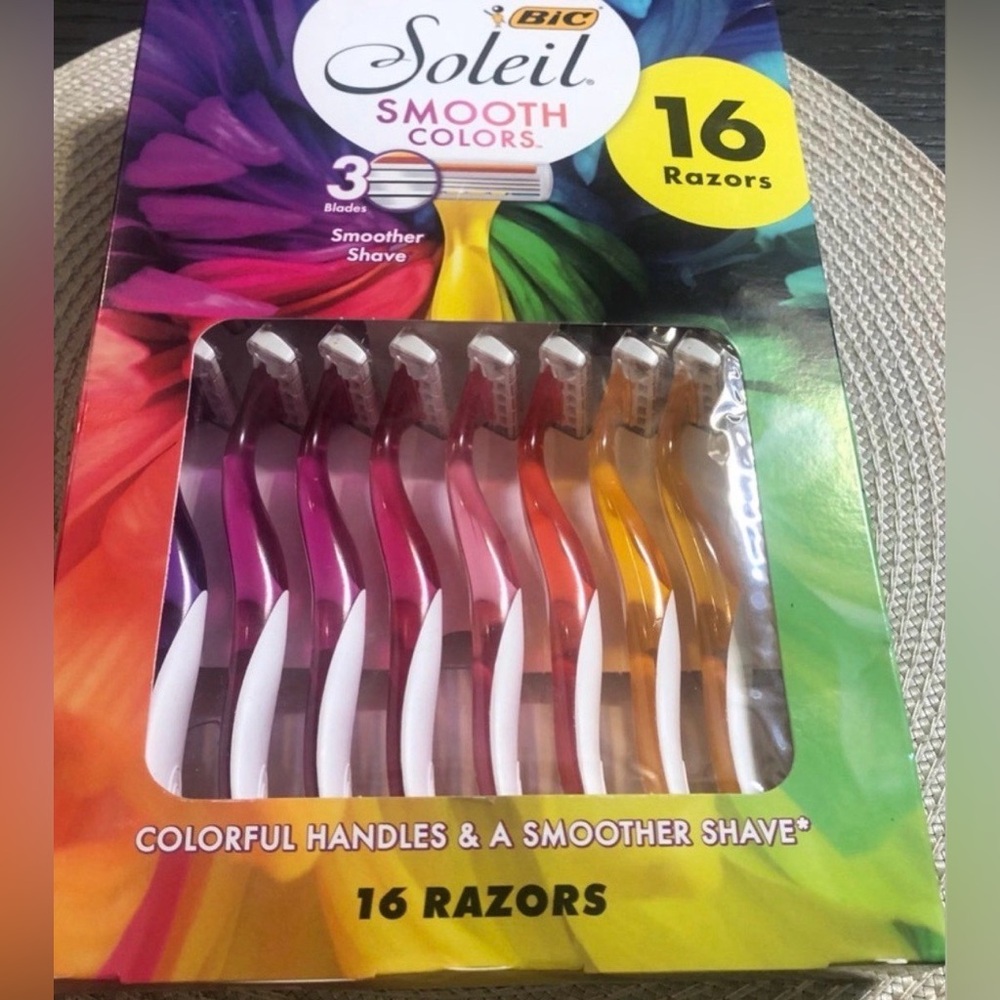 Bic Soleil Smooth Colors 3 Blade Razors Box Of 16 Razors With Comfort Handle New